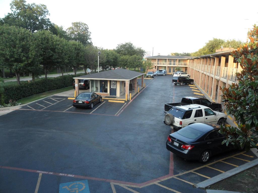 Palace Suites Dallas Exterior photo